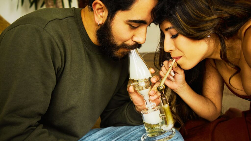 cannabis club madrid, dating in cannabis club madrid, dating in cannabis club